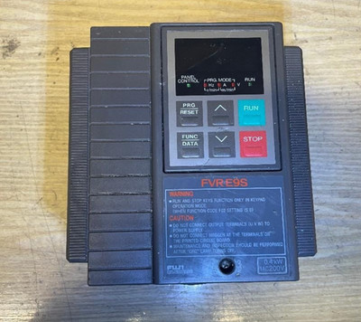 SPS . Wechselrichter Fuji Electric FVR0.4E9S-7EN 5.5A 200V-240V 0,4KW.2-400Hz