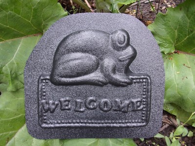 Frog welcome mold plaster concrete cement resin mould 8'' x 7'' x 1/2'' thick