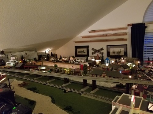 Entire Lionel 0-Guage Train Layout spanning 1950's to 2020's | eBay