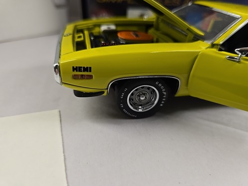 Franklin Mint 1971 Plymouth Roadrunner HEMI amarillo 1:24 - Air Grabber - Imagen 18 de 24