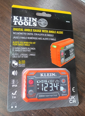 KLEIN TOOLS 935DAA DIGITAL ANGLE GAUGE WITH ANGLE ALERT NEW IN PACKAGING