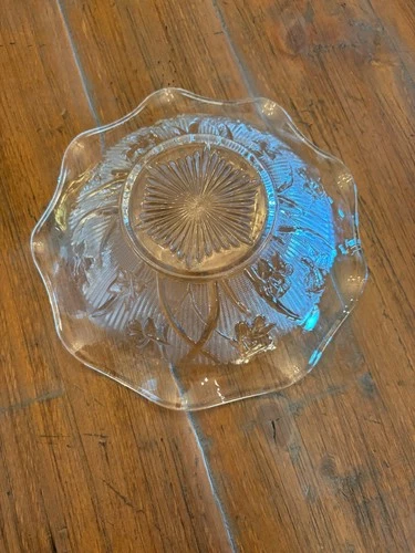 Depression Glass 1920s Jeannette Iris & Herringbone 9.5 Scalloped Ruffled Bowl