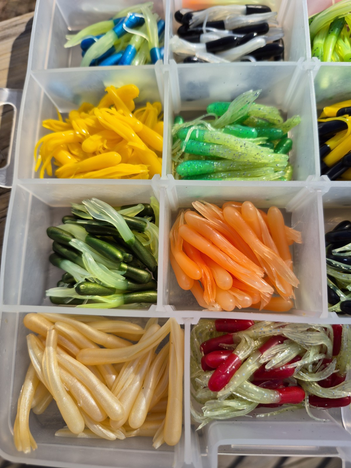 New PRO CRAPPIE TUBE KIT 1021 Pieces Southern Pro Tackle Lure Jig Head & Body  - Image 14