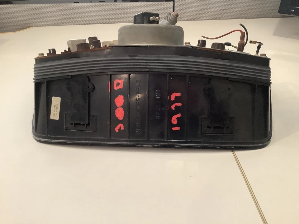 77-85 梅赛德斯-奔驰 240D 300D 速度表仪表组 Speedo 仪表规 — 第 4/4 张图片