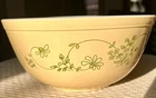 1980's Vintage PYREX Shenandoah/Wintergreen 403 Pattern Mixing Bowl