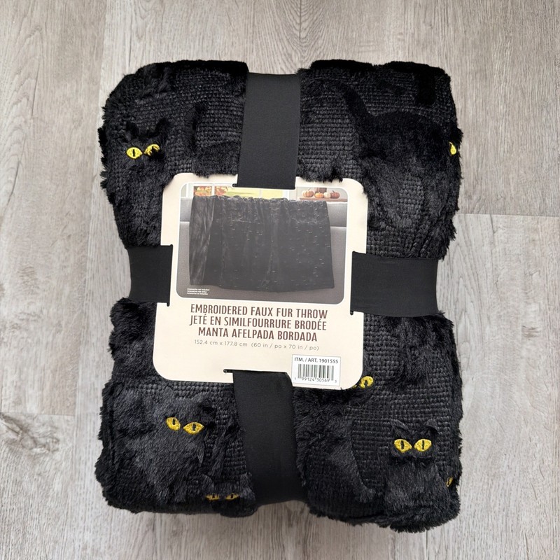 COTCO HALLOWEEN VIRAL TIK TOK COSTCO FAUX FUR HALLOWEEN FALL THROW BLACK CAT