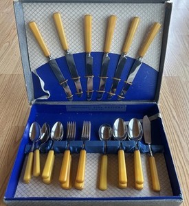 26  Pc Vtg Butterscotch Bakelite Handle Flatware Set Stainless Steel Cutlery