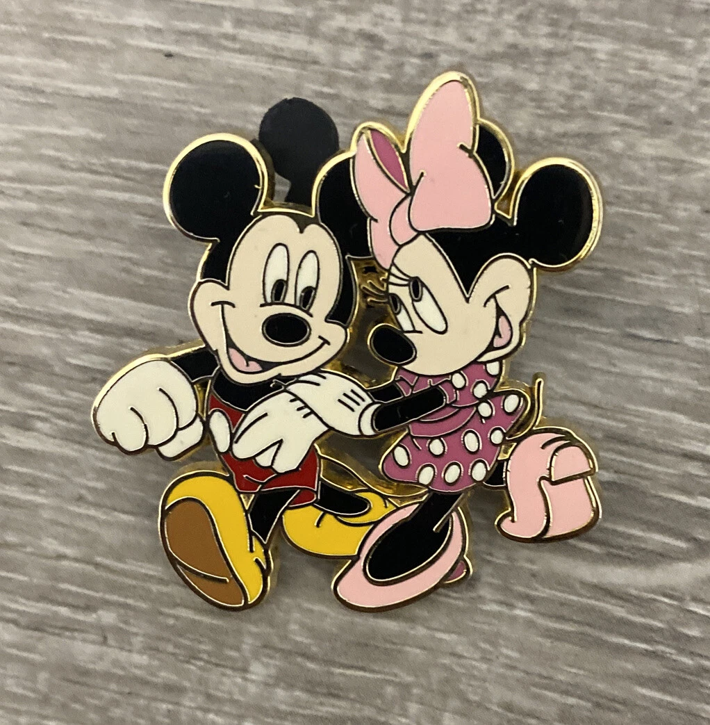 mickey mouse and minnie mouse drawings holding hands