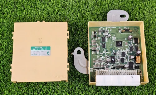 Lexus GX470 2003-2004 Air condition Amplifier module 88650-60761 Oem used - Picture 1 of 8