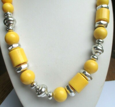 Collier Vintage Perles En Résine Jaune Translucide - Longueur 82 Cm - État Impeccable