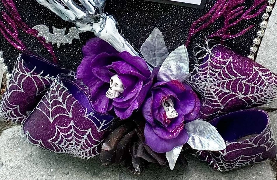 Decoración Beetlejuice, #Beetlejuice #disfraz, #decoración de Halloween, #regalo gótico Foto 4 de 4