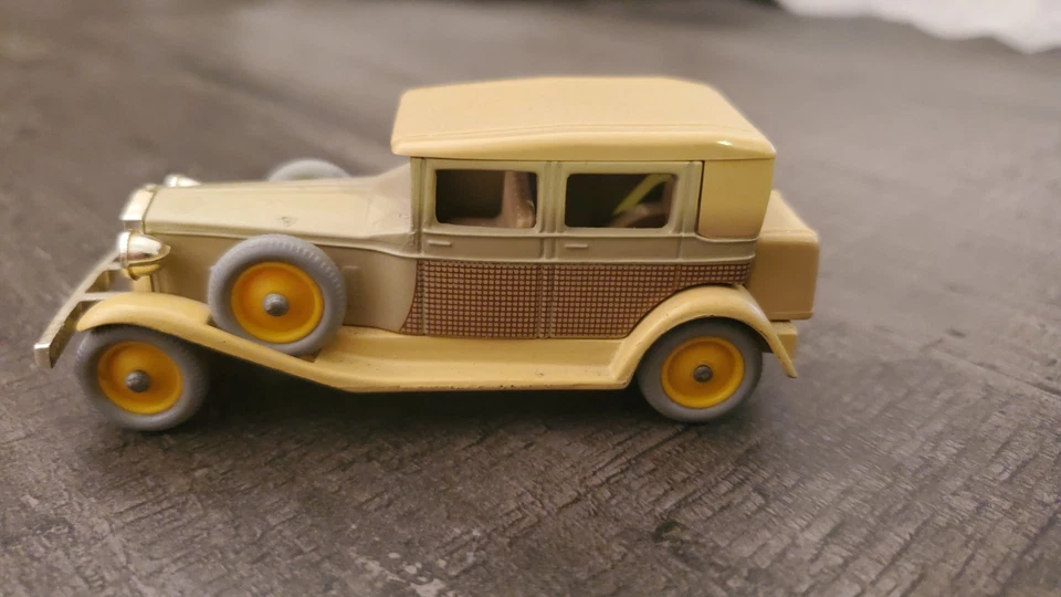 Lledo Diecast Model "Days Gone" Touring Car DG 18-19 As New Condition - Photo 2/4
