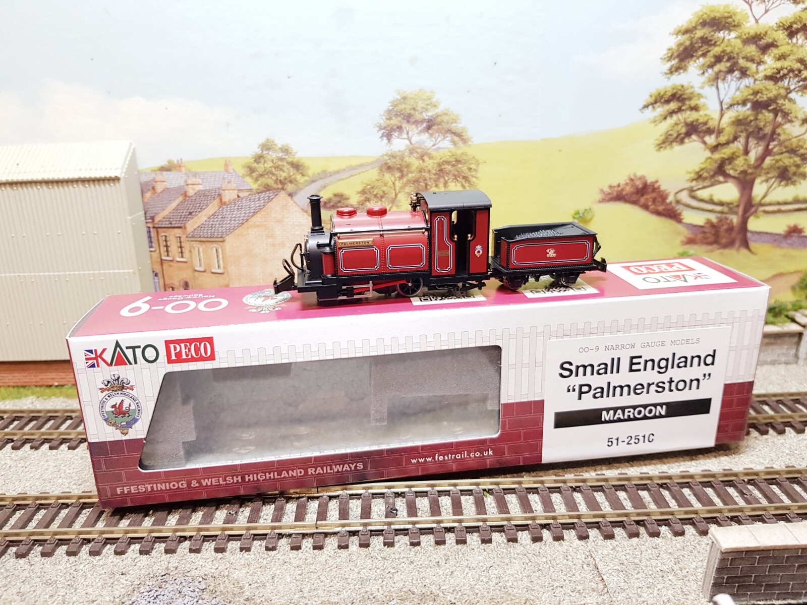 51-251C Peco 009 Scale Small England Palmerston Ffestiniog Railway Maroon