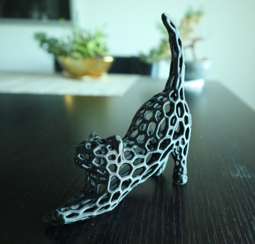 Cat Sculpture 3D Print, Geometric Wireframe for Cat Lovers, Office Decor - Picture 2 of 5