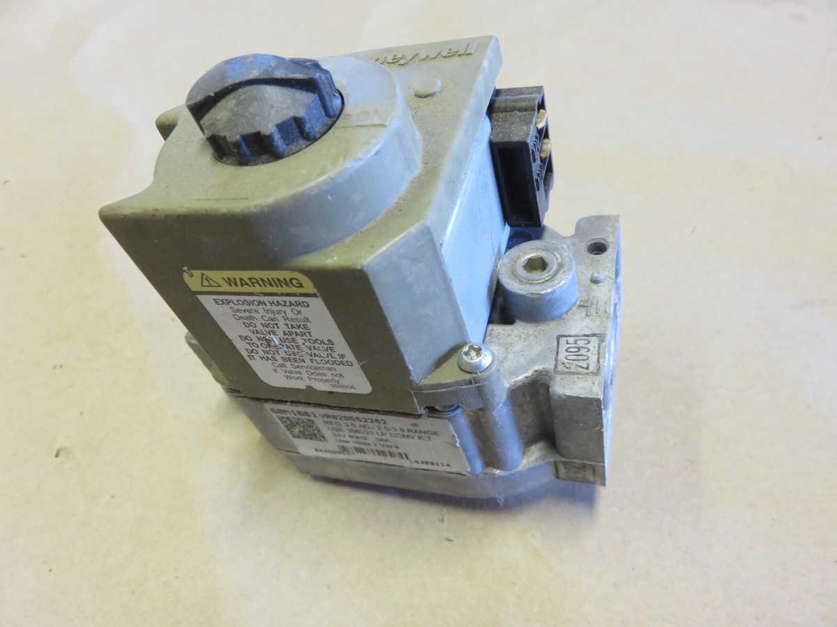 Honeywell VR8205S2262 Gas Valve Lennox Part# 60M1601 | eBay