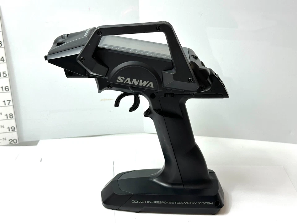Sanwa M12 RX-472 EP Set Digital Radio Transmitter Receiver with Dedicated Case - Image 3 of 4