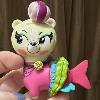 Funko Snapsies Series 2 ISABELLA SPARKLE Vinyl Figure Skunk/Fish RARE!