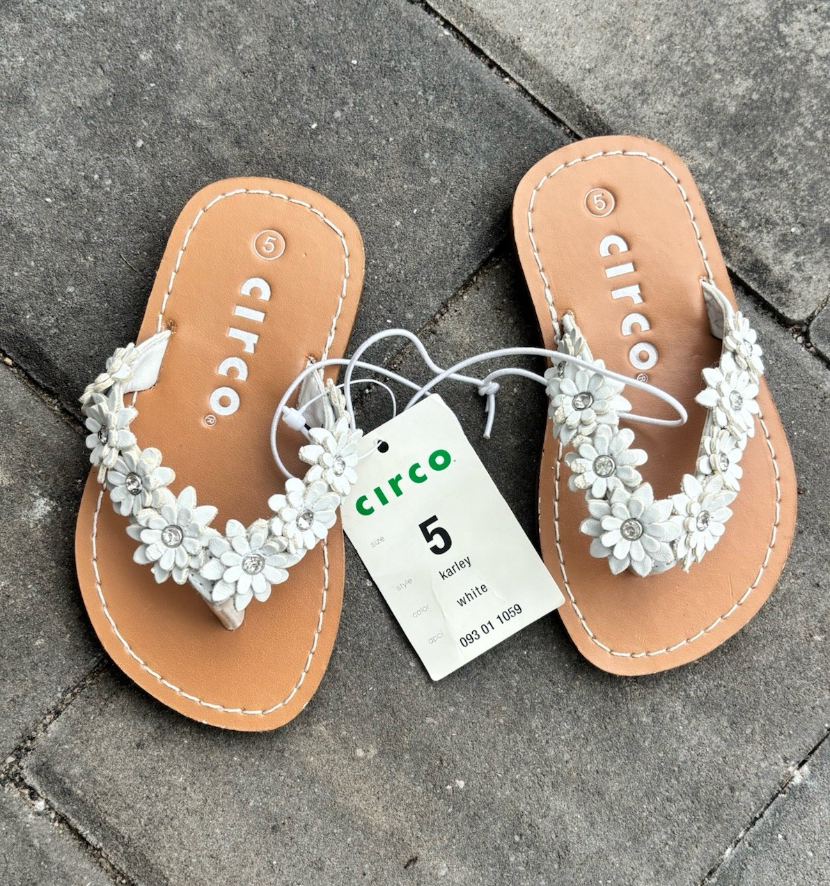 NWT Infant Girls Flip Flop White Floral 5T 5C Flowers Spring Easter Target Shoe