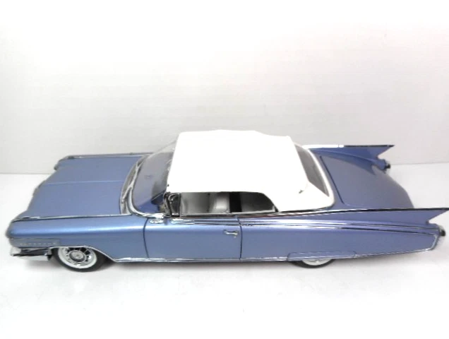 DANBURY COMO NUEVO 1960 CADILLAC ELDORADO BIARRITZ "EDICIÓN LIMITADA" 1:24 Foto 4 de 4