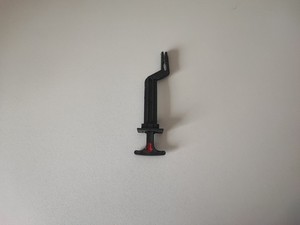 VW Passat 3B Griff Motorhaubenentriegelung 3B0823593C