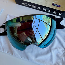 Oakley Flight Deck XM Prizm Snow Sapphire Iridium Goggles M OO7064-41 Box