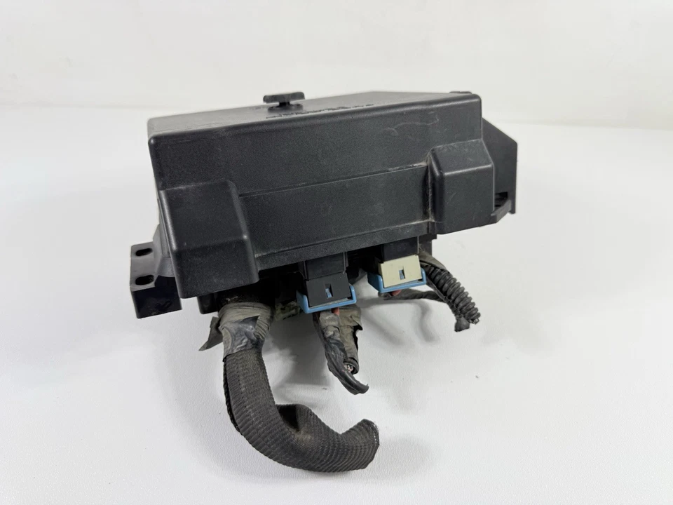 1999–2004 Blazer Jimmy S10 Sonoma Bravada Under Hood Fuse Relay Box OEM 12174265 - Image 3 of 4