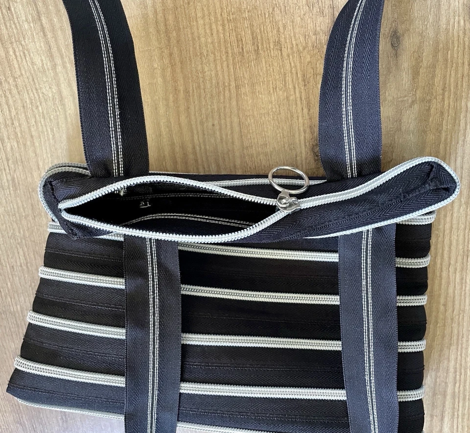 Bolso Bandolera Y2K ZIPIT Negro Gris Rayas Cremallera Cartera Retro Festival Foto 4 de 4