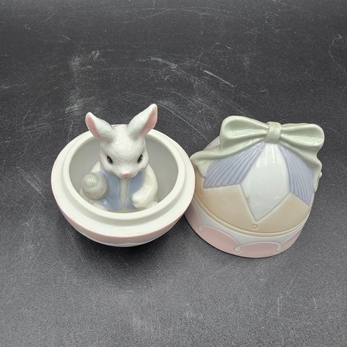 Porcelain Egg Trinket Box with Rabbit Figurine Trinket Easter Egg - Bild 3 von 6