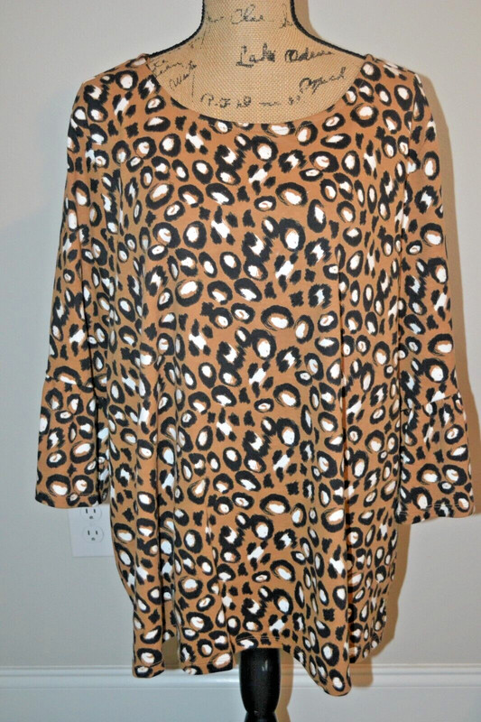 Kim Rogers Tunic in Multicolors with 3/4 Sleeves that are Ruffled at Bottom - 2X