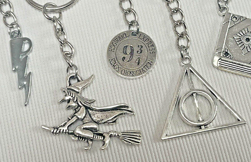 6 Harry Potter Thema Schlüsselanhänger Tasche Charms Geburtstag Party Tasche Füllstoffe KOSTENLOSER VERSAND - Bild 2 von 6