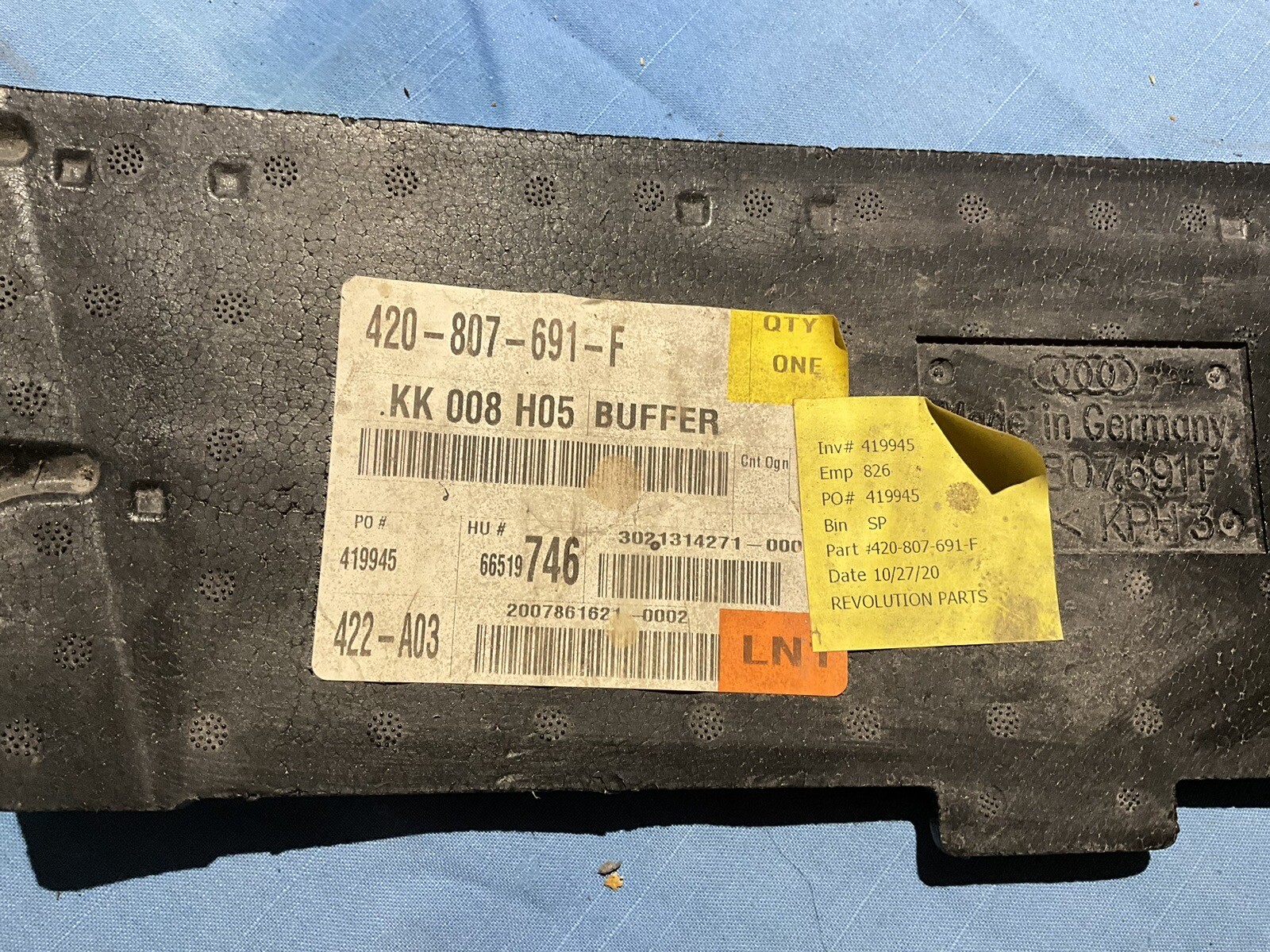 2008-15 AUDI R8 FRONT BUMPER BUFFER 420807691F
