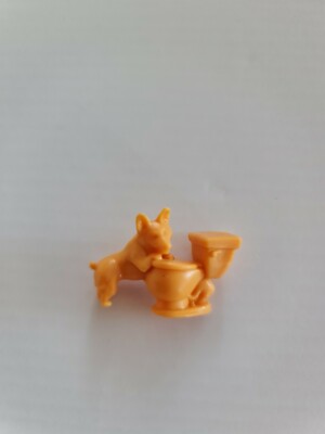 Genuine MONOPOLY 2018 Cats vs Dogs Mover Token Dog Toilet Bowl