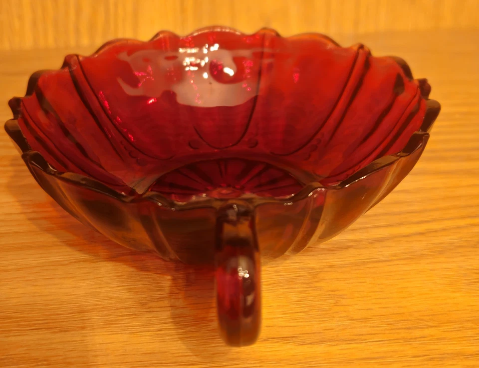 Vintage Anchor Hocking Ruby Red Glass Oyster and Pearl 1 Handled Nappy Bowl - Image 2 of 4