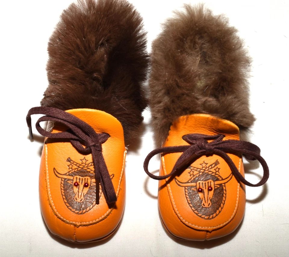 Western Brown Leather Fur Trim Beaded Steer Head Toddlers Moccasins Size 4 New - Image 3 of 4