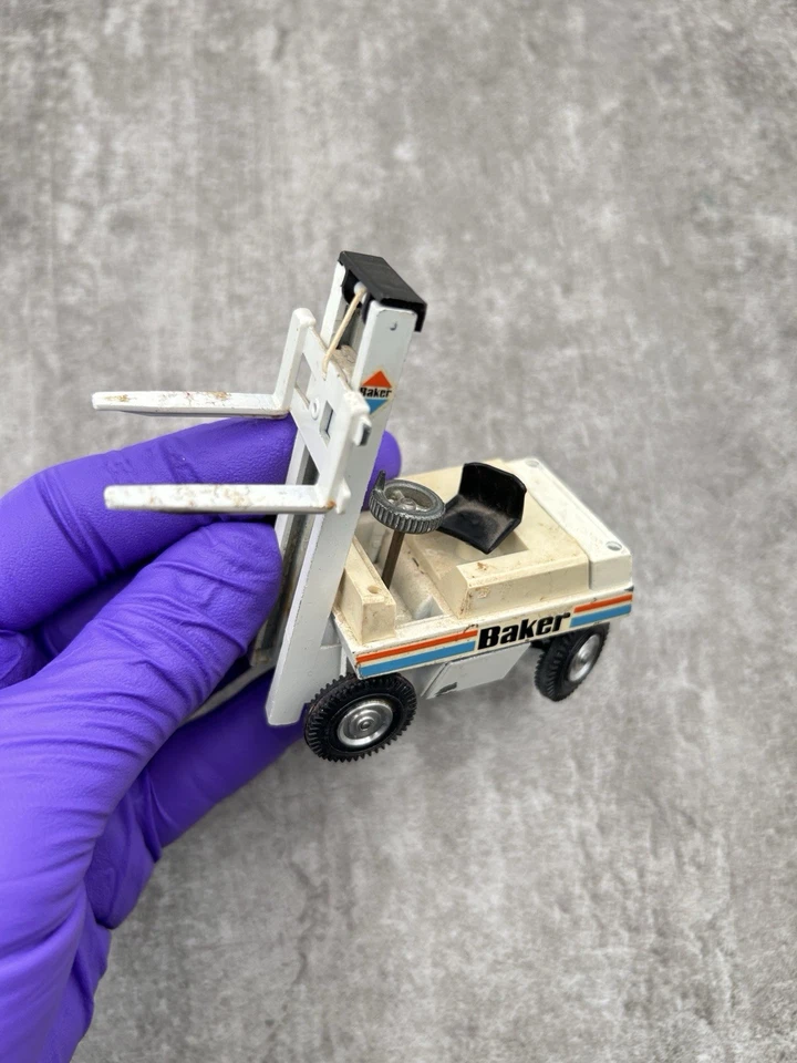 Carretilla elevadora Baker diecast 1:30 Mini-Gama 9205 D1455 Foto 3 de 4