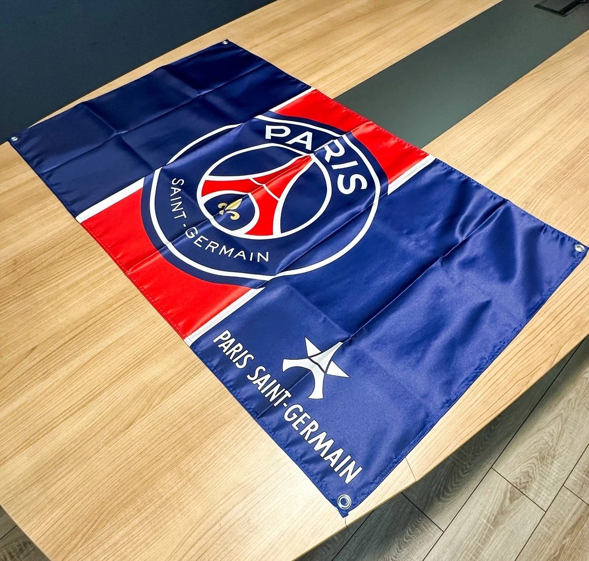 PSG Vlag Officiële Collectie Paris Saint Germain PSG Vlag Officiële Collectie Paris Saint Germain