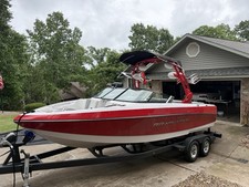 2011 Air Nautique 226 Wake Boat – Only 371 Hours – Excellent Condition -Turn Key