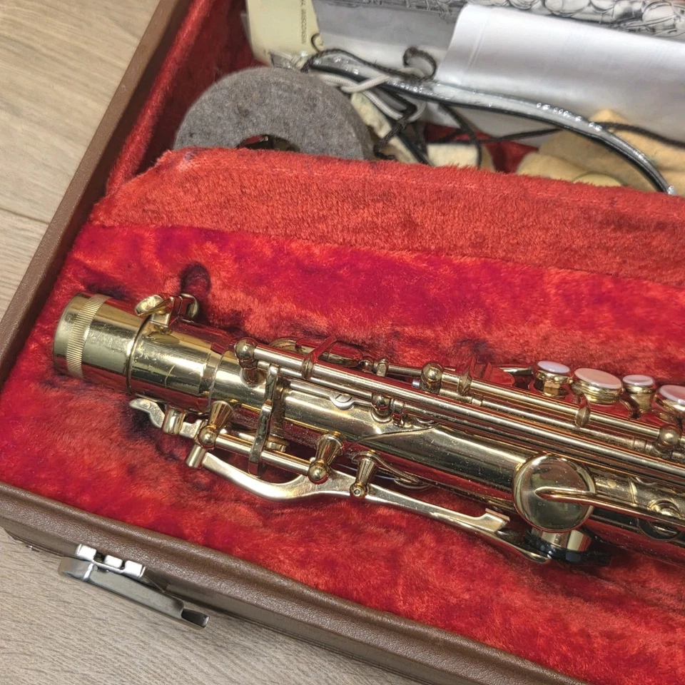 Saxofón Alto Leblanc Vintage Modelo 35 Dorado con Estuche y Accesorios Foto 2 de 4