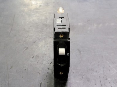 CARLING TECHNOLOGIES CA1-X0-25-118-A11-MG 20 Amp, 1 Pole, 80 volts Circuit