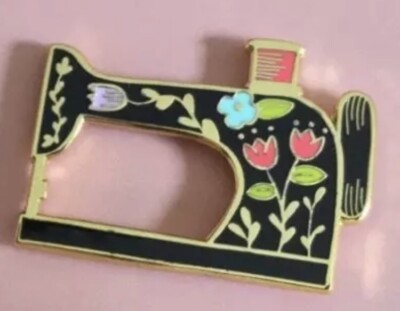 Sewing Machine Metal Enamel Pin Badge Sewing Knit Life