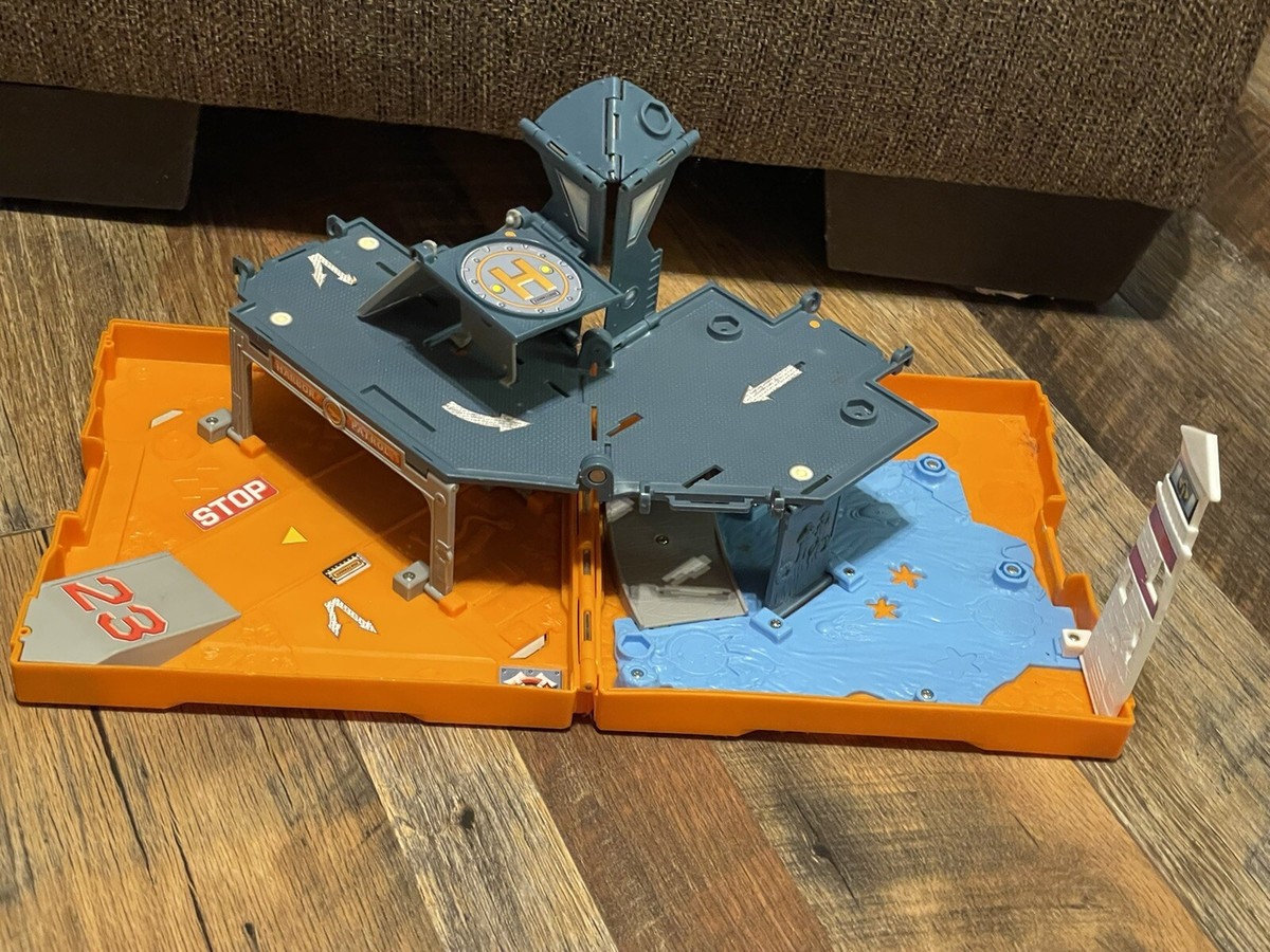 2005 Matchbox Pop-Up Playset Harbor Patrol by Mattel Helicopter
