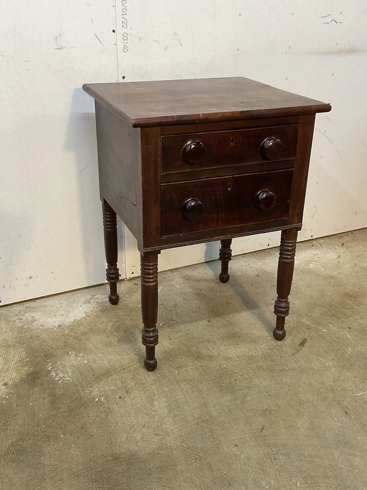 Mesa de trabajo antigua pa nogal 2 cajones mesita de noche país primitivo Foto 3 de 4