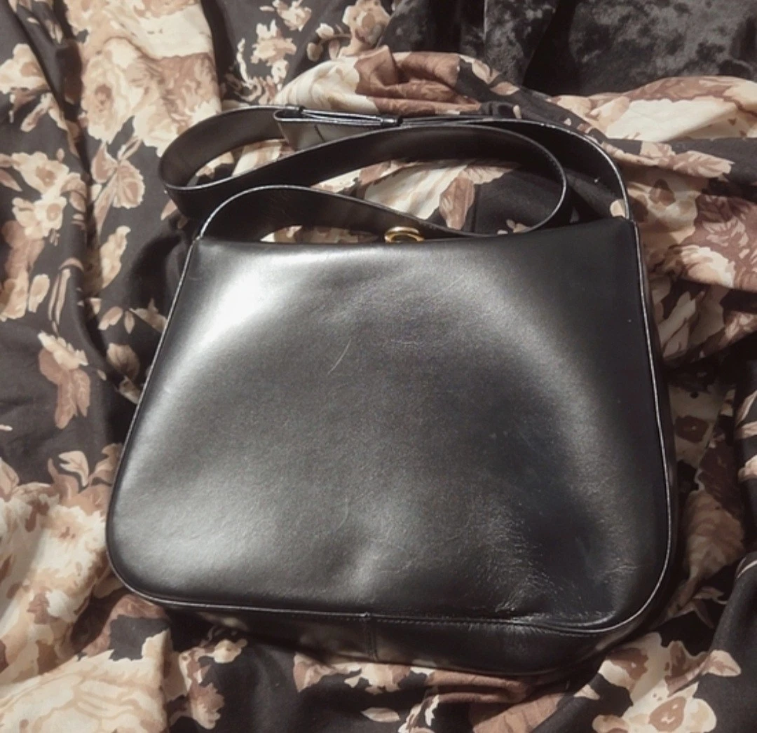 Salvatore Ferragamo ブラックパーティーバッグ Salvatore Ferragamo Black Patent Calfskin Leather Celtico Satchel