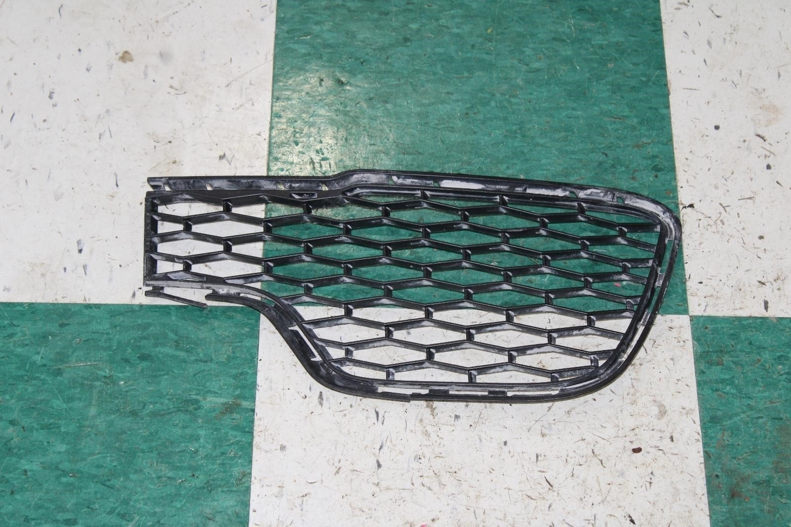 Maserati Ghibli 2014-2017 FRONT+RIGHT+LOWER+OUTER Grille