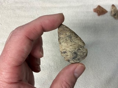 Native American Round Base Projectile Point  Authentic Arrowhead