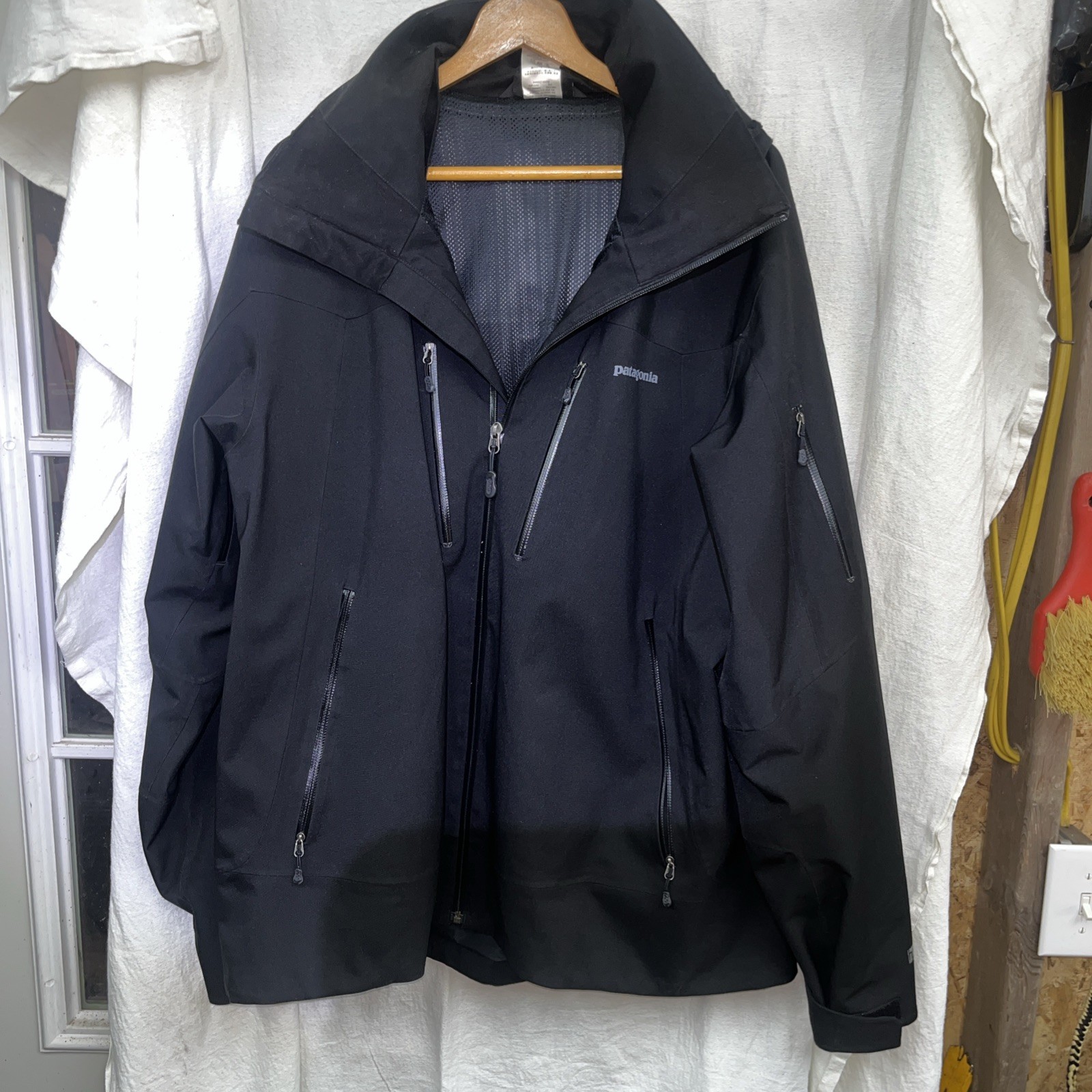 Men’s Patagonia Powder Bowl Gore-Tex XL Jacket Black