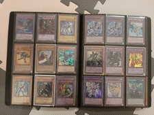 Classeur Fr De 180 Cartes Yu-gi-oh! Retro Et Récentes Duellistes Emblématiques