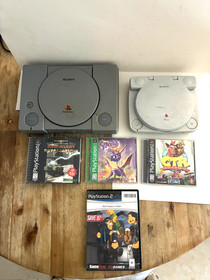 Sony Playstation console PS1, Sony PSOne LCD Slim console 4 games. READ DESCRIPT