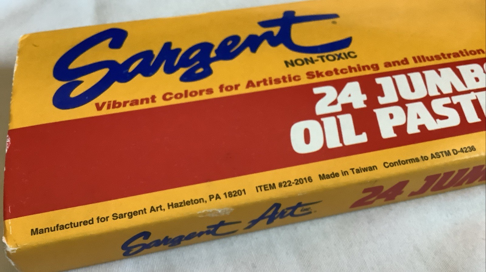 Sargent 24 Jumbo Oil Pastels 1.1 cm x 6.9 cm - Slightly Used