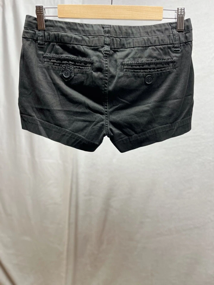 Pantalones Cortos Hebilla BKE Mamá Para Mujer Talla 27 Negros Elastizados Tiro Bajo Bolsillos Lavados Oscuros Foto 2 de 4